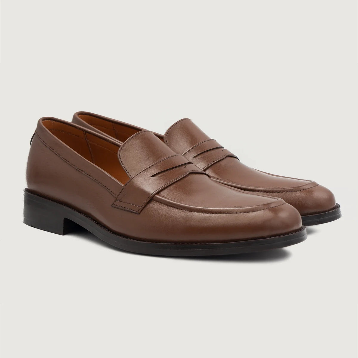 Baxton Коричневый Кожаные лоферы для Мужчин in Brown Full-Grain Leather - Вид сбоку | Купить в официальном онлайн-магазине