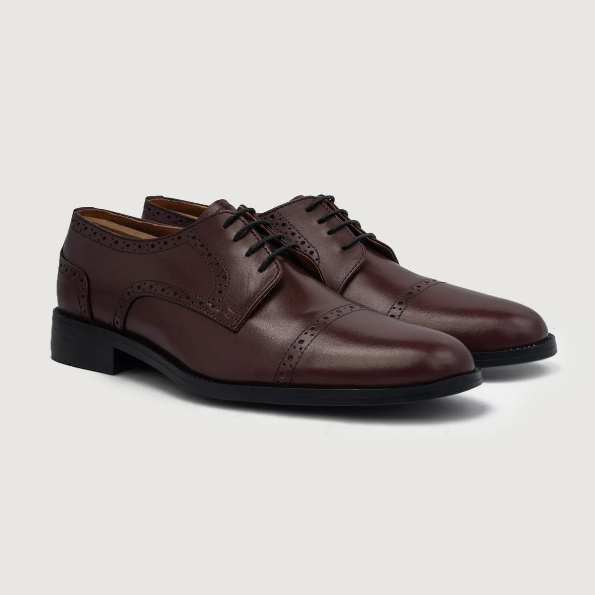 Dirk Brogues Derby Бордовый Кожаная обувь для Мужчин For Men in Maroon Full-Grain Leather - Вид сбоку | Купить в официальном онлайн-магазине
