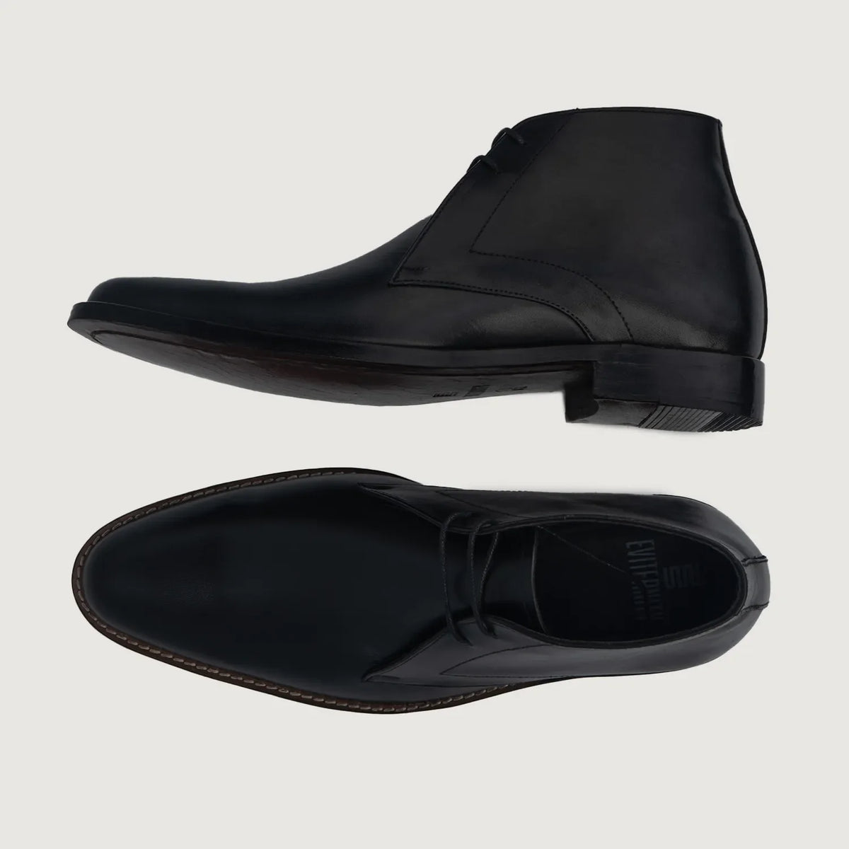 Corry Chukka Черный Кожаные ботинки для Мужчин For Men - Усиленный задник и точная двойная строчка