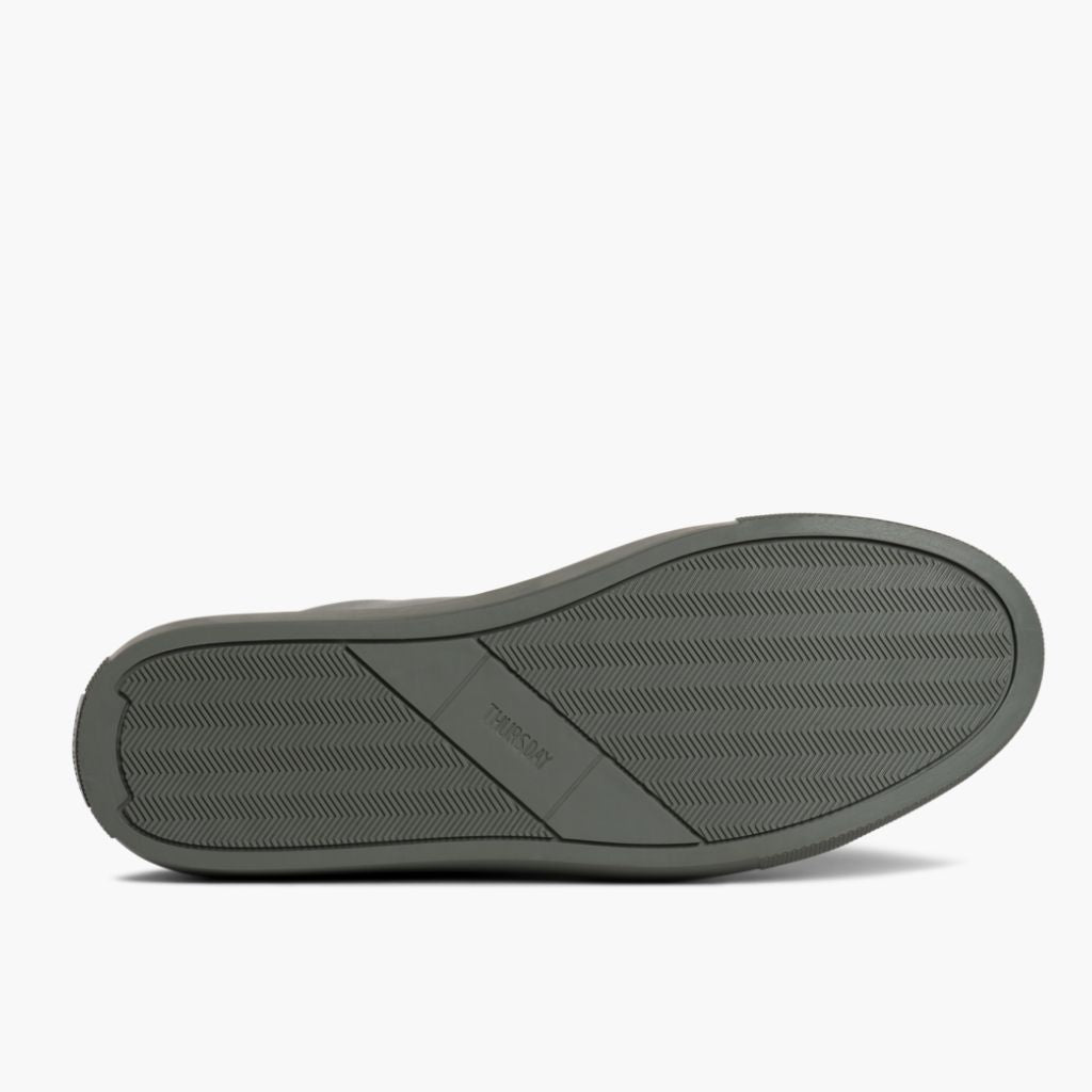 High-Traction Rubber Outsole & Lug Tread Pattern on Premier Low Top Grey Кожаные кеды для Мужчин For Men