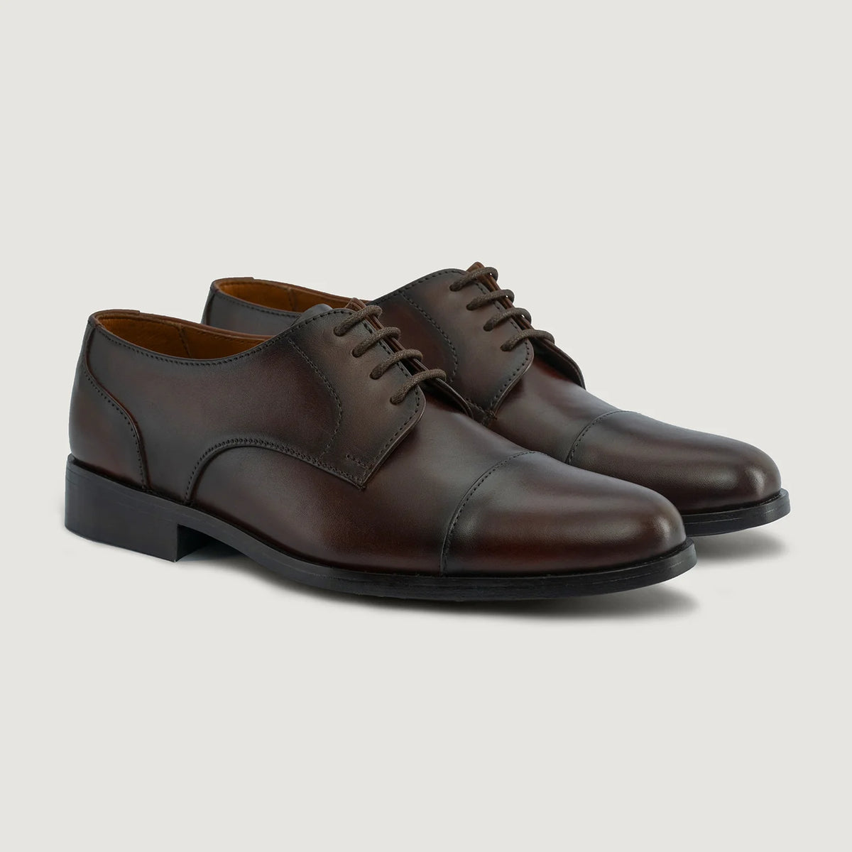 Attorney Derby Brown Leather Shoes For Men in Burnished Brown Full-Grain Leather - Вид сбоку | Купить в официальном онлайн-магазине