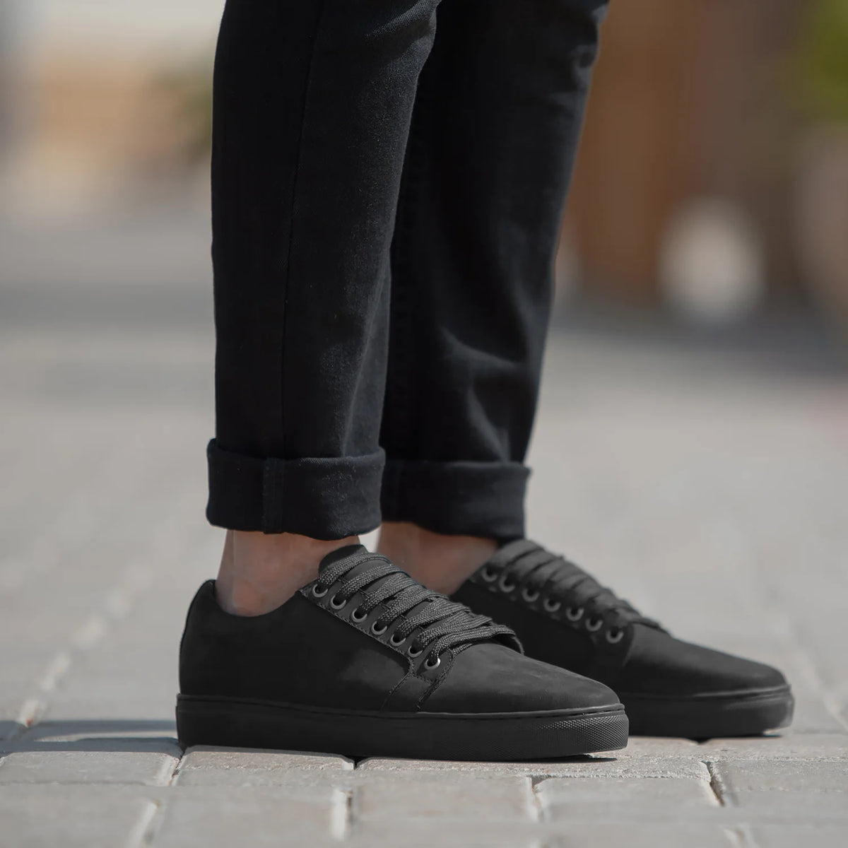Murphy Low Top Черный Nubuck Кожаные кеды для Мужчин в натуральной черной яловой коже - Вид сбоку | Купить в официальном онлайн-магазине
