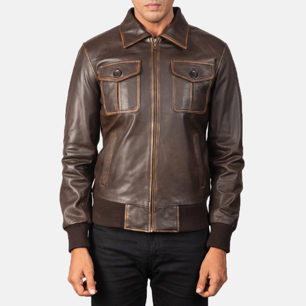 
Aaron Distressed Brown Leather Bomber Jacket - Вид сбоку, демонстрирующий эргономичный крой рукава