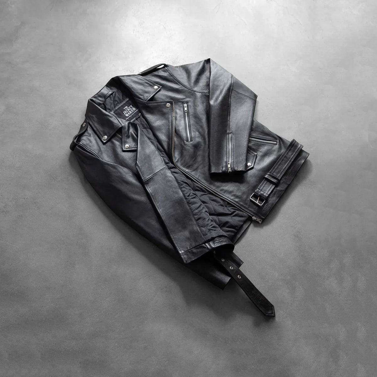 
Мастерство обработки подола и швов на Allaric Alley Black Leather Biker Jacket