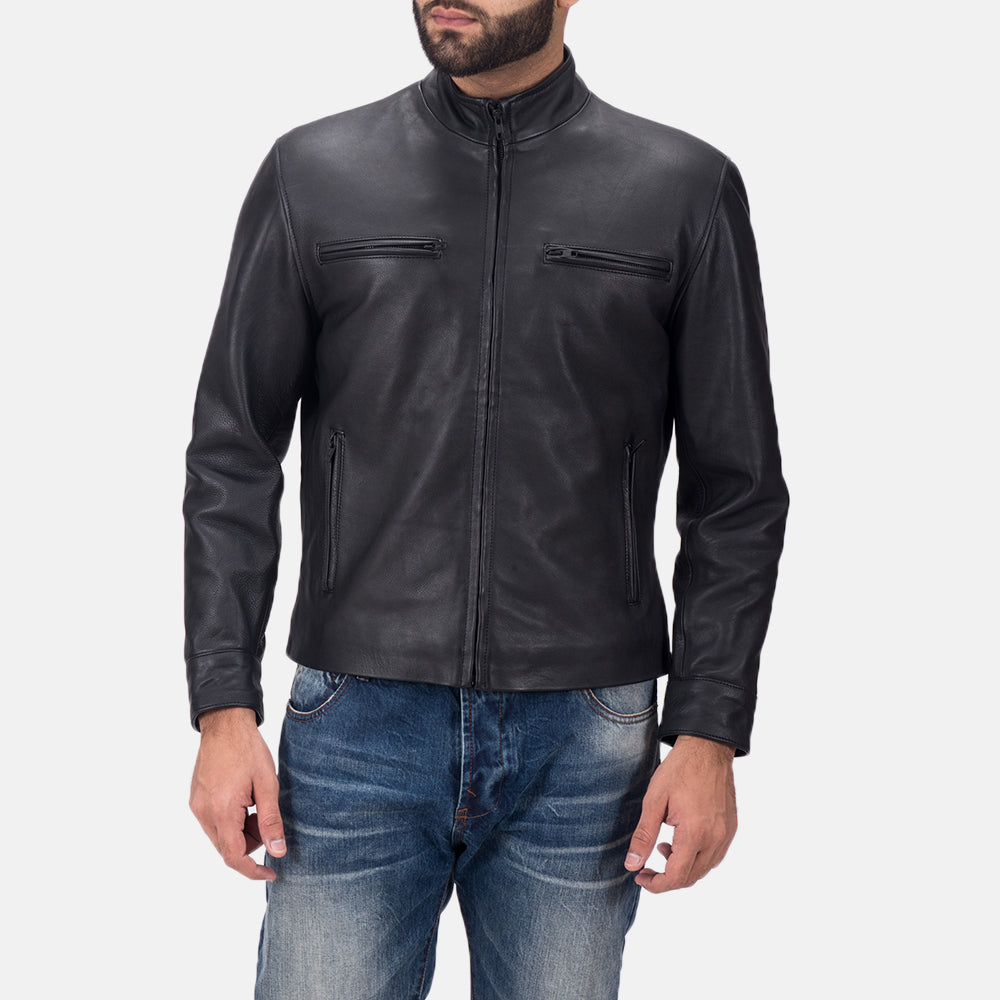 
Austere Matte Черный Кожаная куртка-косуха для Мужчин in Black Calfskin Matte - Вид спереди и приталенный силуэт | Купить в официальном онлайн-магазине