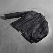
Button & Hem Craftsmanship Construction Detail on Austere Matte Черный Кожаная куртка-косуха для Мужчин