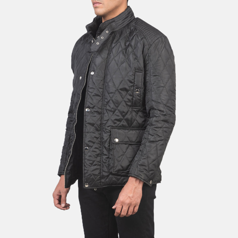 
Black Polyester Winter Jacket - Вид сзади, подчеркивающий посадку по плечам и ровный край