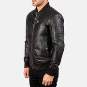 
Black Sheepskin Leather Bomber Jacket - Вид сзади, подчеркивающий посадку по плечам и ровный край