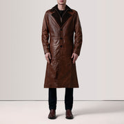 
Distressed Brown Sheepskin Burnished Leather Coat - Вид сзади, подчеркивающий посадку по плечам и ровный край