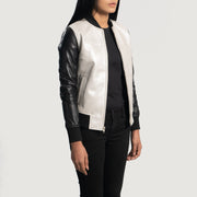 
Silver & Black Sheepskin Leather Bomber Jacket - Вид сзади, подчеркивающий посадку по плечам и ровный край