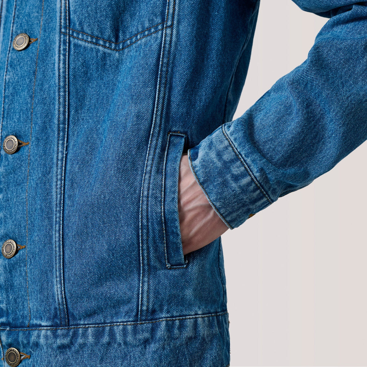 
Вид подкладки Showing Quilted Viscose Lining & Два функциональных внутренних кармана