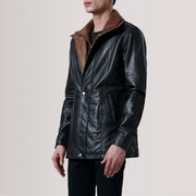 
Connor Black Leather Coat For Men - Вид сбоку, демонстрирующий эргономичный крой рукава