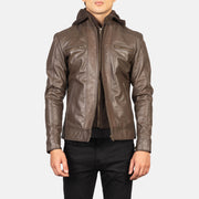 
Hector Коричневый Hooded Кожаная куртка-косуха для Мужчин in Brown Cowhide Leather - Вид спереди и приталенный силуэт | Купить в официальном онлайн-магазине