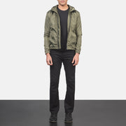 
Jimmy Оливковый Hooded Windbreaker Кожаная куртка для Мужчин - Вид сбоку, демонстрирующий эргономичный крой рукава