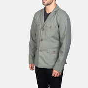 
Kajetan Grey Safari Кожаная куртка для Мужчин - Вид сзади, подчеркивающий посадку по плечам и ровный край