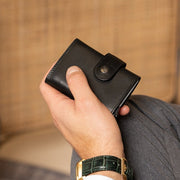 
Classic 100% Full-Grain Leather Card Holder - Вид сзади с усиленными кожаными ремнями и прострочкой