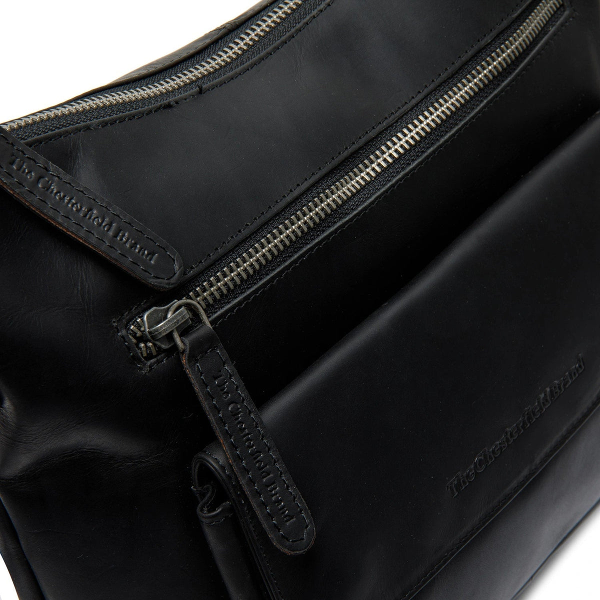 
Classic 100% Full-Grain leather Bag - Вид сзади с усиленными кожаными ремнями и прострочкой