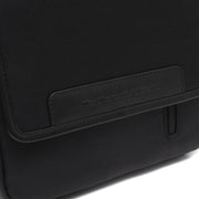 Внутренняя отделка Showing Dedicated Padded Laptop Sleeve &amp; Multi-Compartment Organization