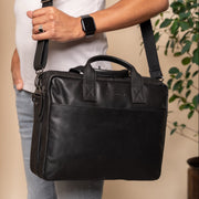 
Classic 100% Full-Grain leather Briefcase - Вид сзади с усиленными кожаными ремнями и прострочкой