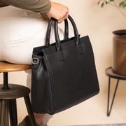 
Classic 100% Full-Grain leather Briefcase - Вид сзади с усиленными кожаными ремнями и прострочкой