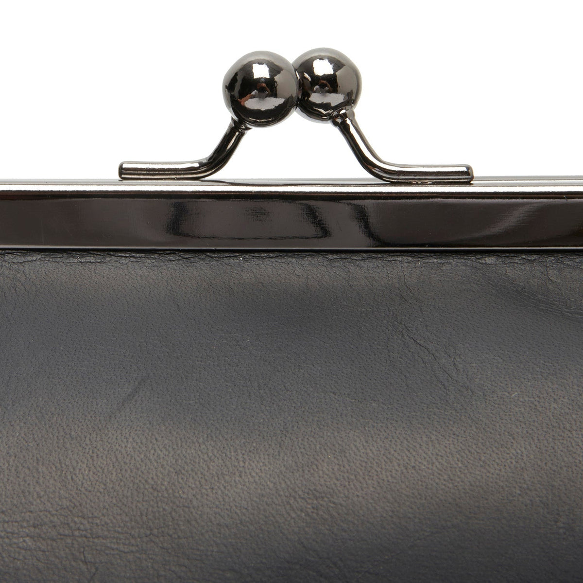 
Classic 100% Full-Grain leather Bag - Вид сзади с усиленными кожаными ремнями и прострочкой