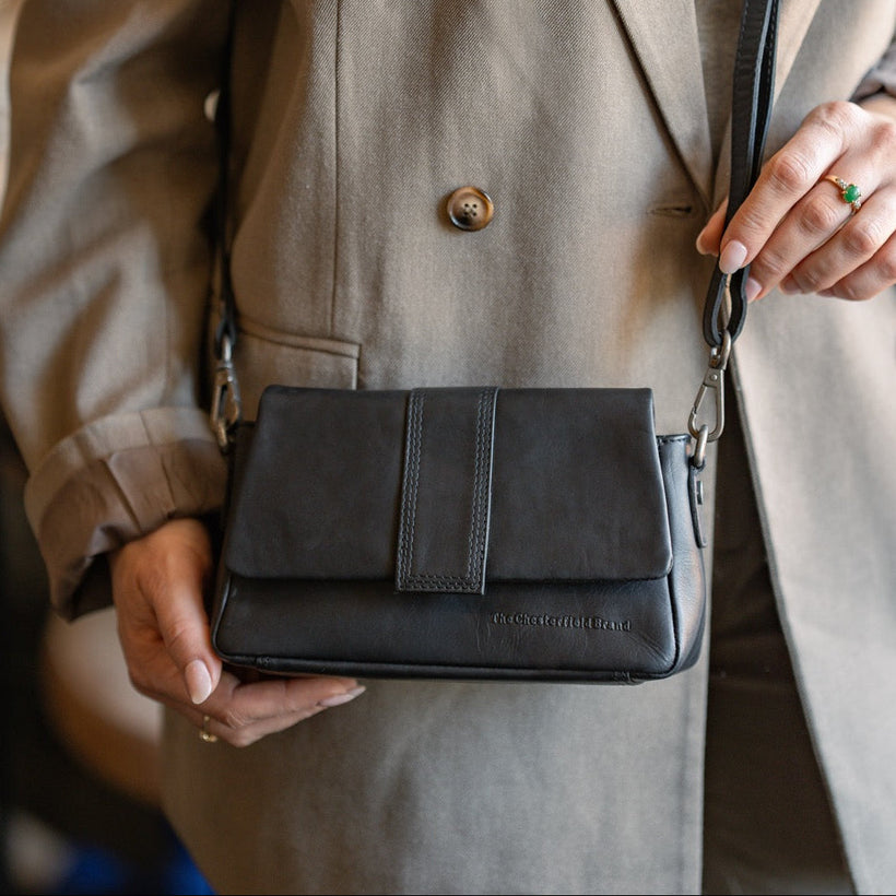 Clifden Full-Grain Leather Shoulder Bag женская