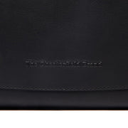 
Classic 100% Full-Grain leather Bag - Вид сзади с усиленными кожаными ремнями и прострочкой
