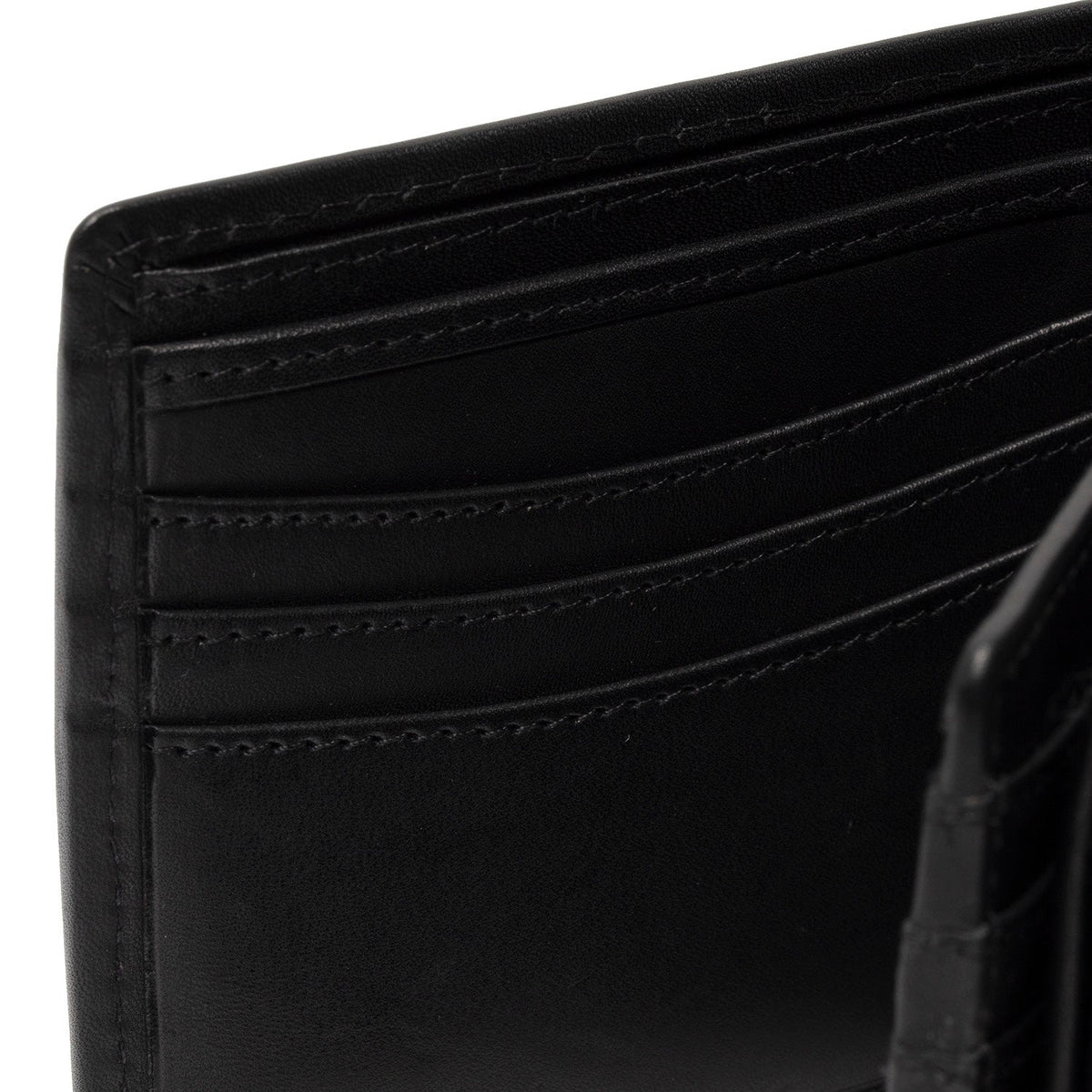 
Вид подкладки Showing Dedicated Padded Laptop Sleeve & Multi-Compartment Organization