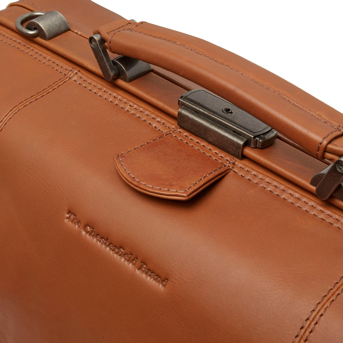
Classic 100% Full-Grain Leather Duffle Bag - Вид сзади с усиленными кожаными ремнями и прострочкой