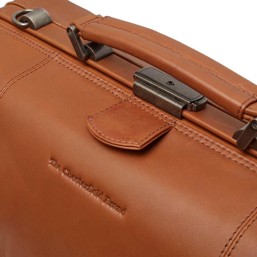 Texel Full-Grain Leather Weekender Bag женская