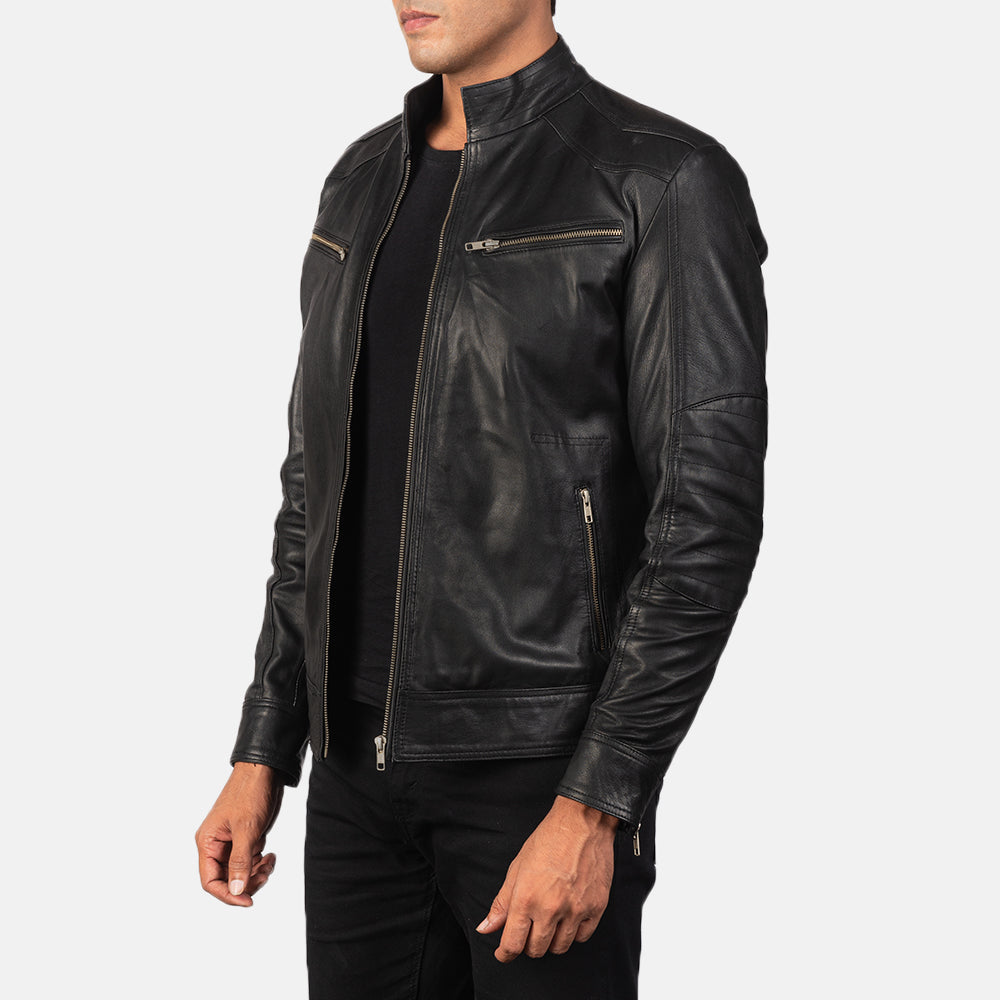 
Black Goatskin Leather Biker Jacket - Вид сзади, подчеркивающий посадку по плечам и ровный край