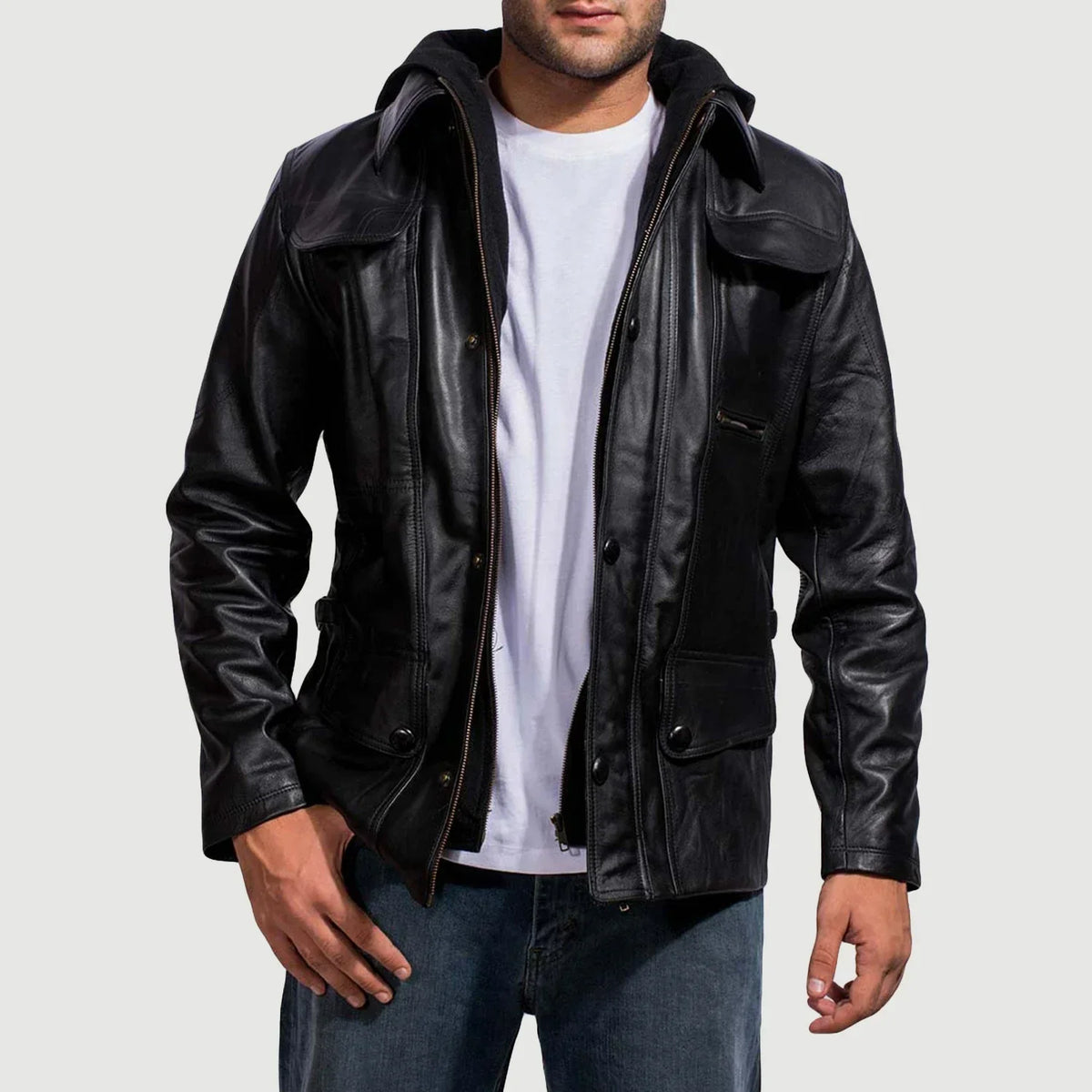 
Moulder Hooded Черный Кожаная куртка для Мужчин in Black Cowhide Leather - Вид спереди и приталенный силуэт | Купить в официальном онлайн-магазине