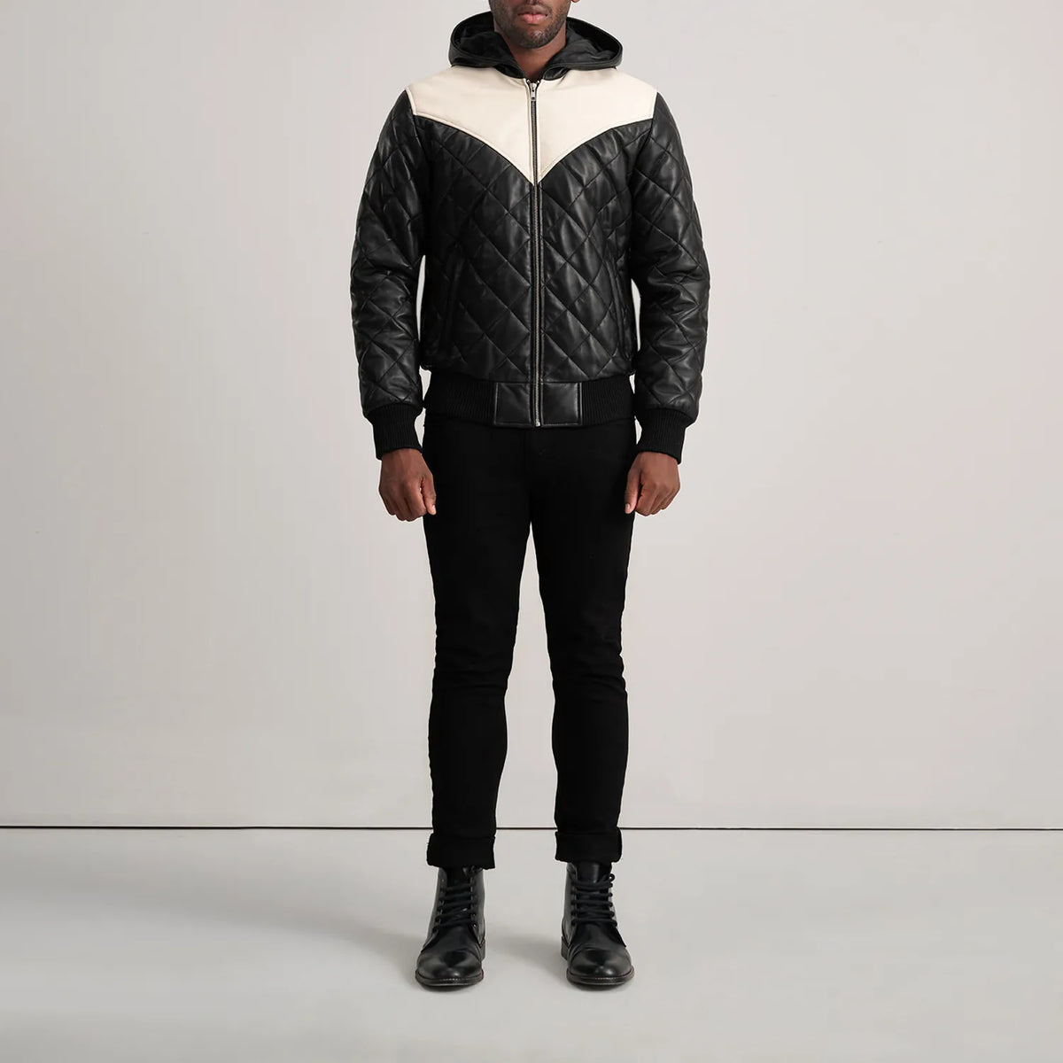 
Norman Tan Hooded Bomber Leather Puffer Jacket - Вид сбоку, демонстрирующий эргономичный крой рукава