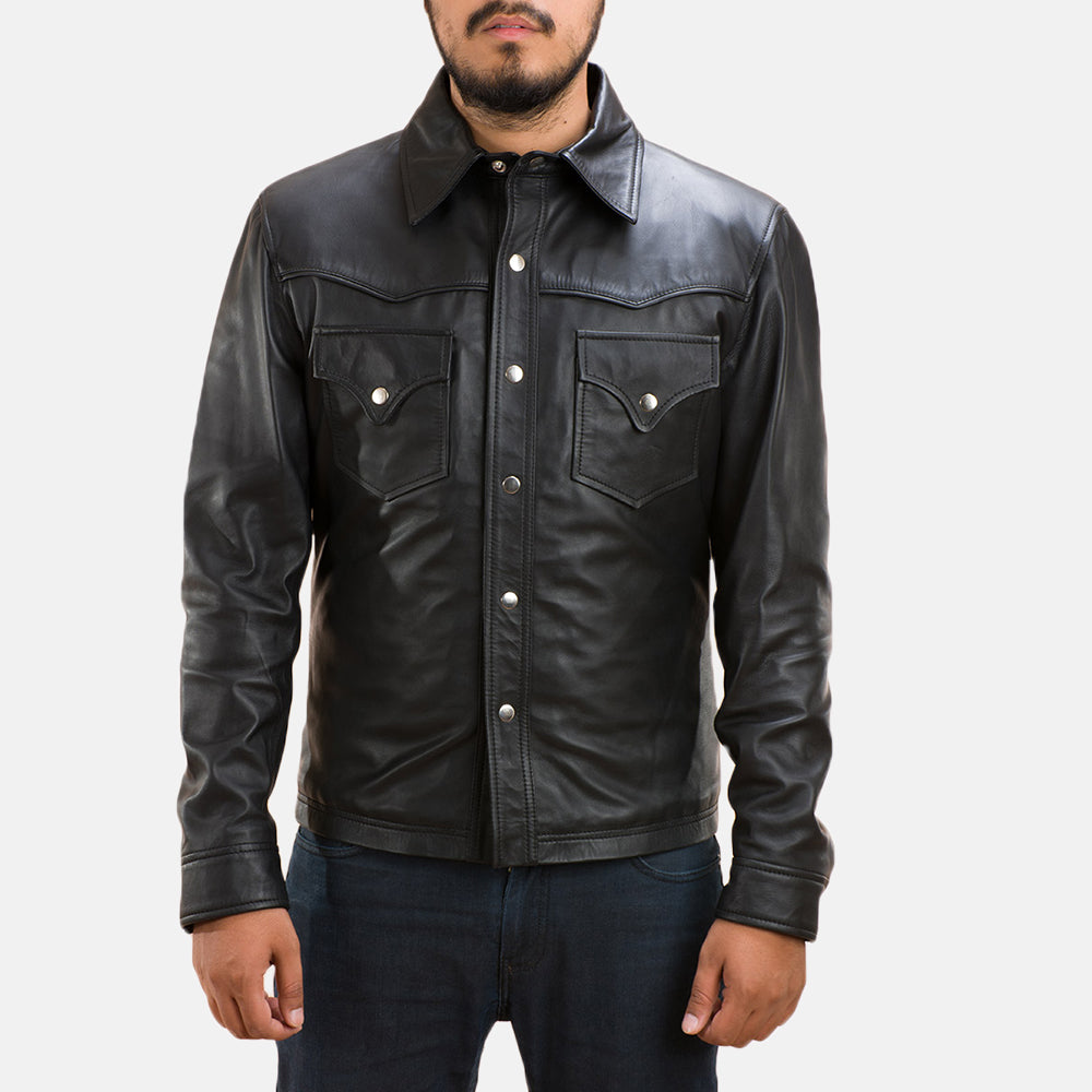 
Black Sheepskin leather Jacket - Вид сзади, подчеркивающий посадку по плечам и ровный край