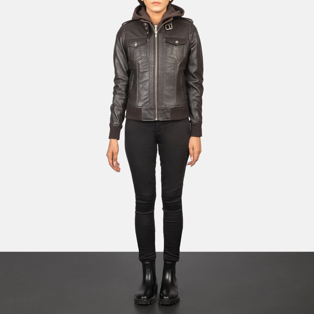 
Roslyn Brown Hooded Leather Bomber Jacket - Вид сбоку, демонстрирующий эргономичный крой рукава