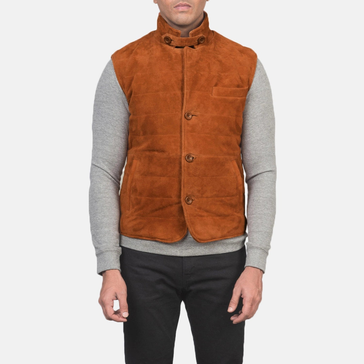 
Крупный план деталей of Notch with removable throat latch & Button Hardware on Tony Коричневый Suede Vest для Мужчин