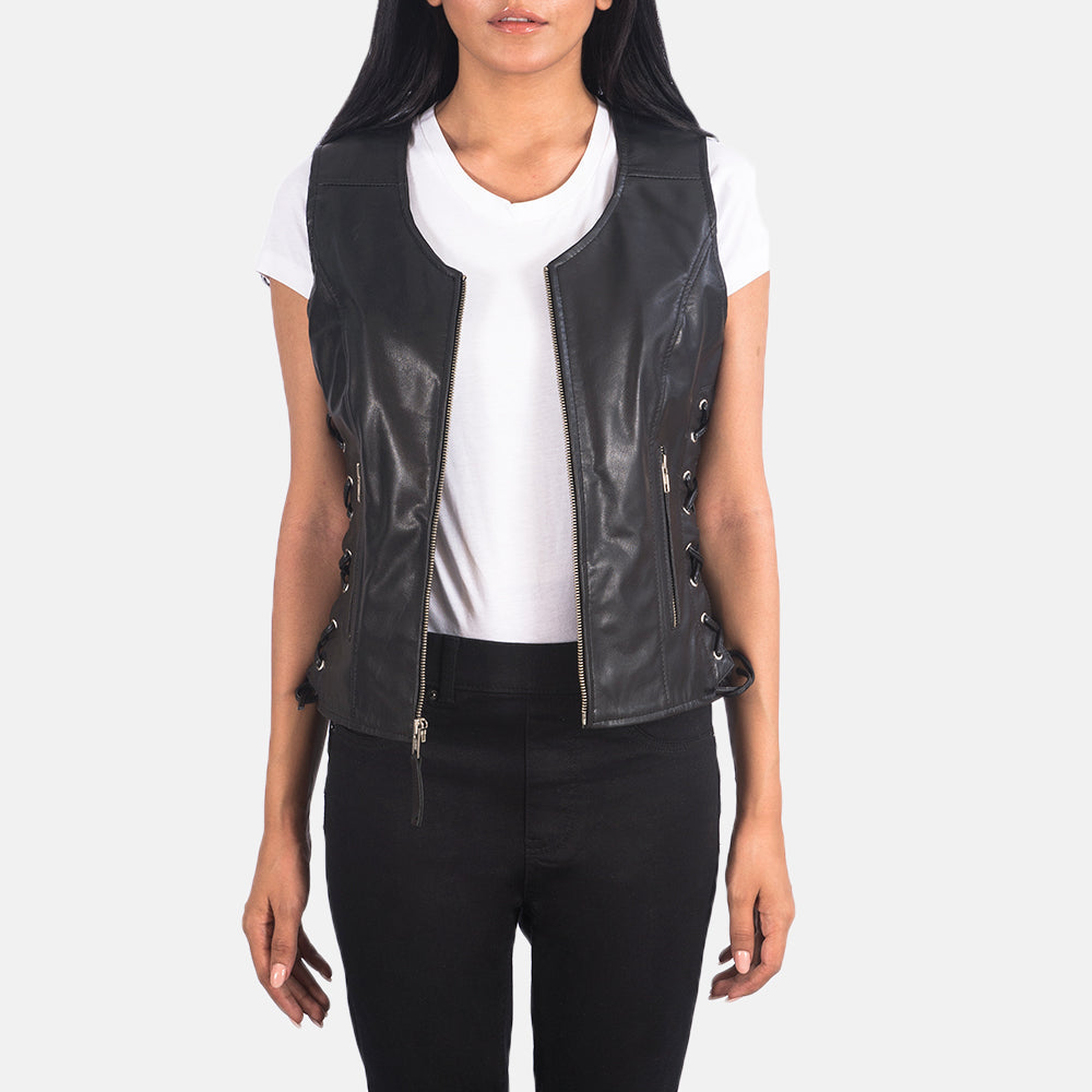 Vanda Черная Leather Biker Vest женская in Black Goatskin Leather - Вид спереди и приталенный силуэт | Купить онлайн