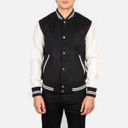 Крупный план деталей of Varsity &amp; Snap Buttons Hardware on Vaxton Черная &amp; White Hybrid Varsity Кожаная куртка мужская