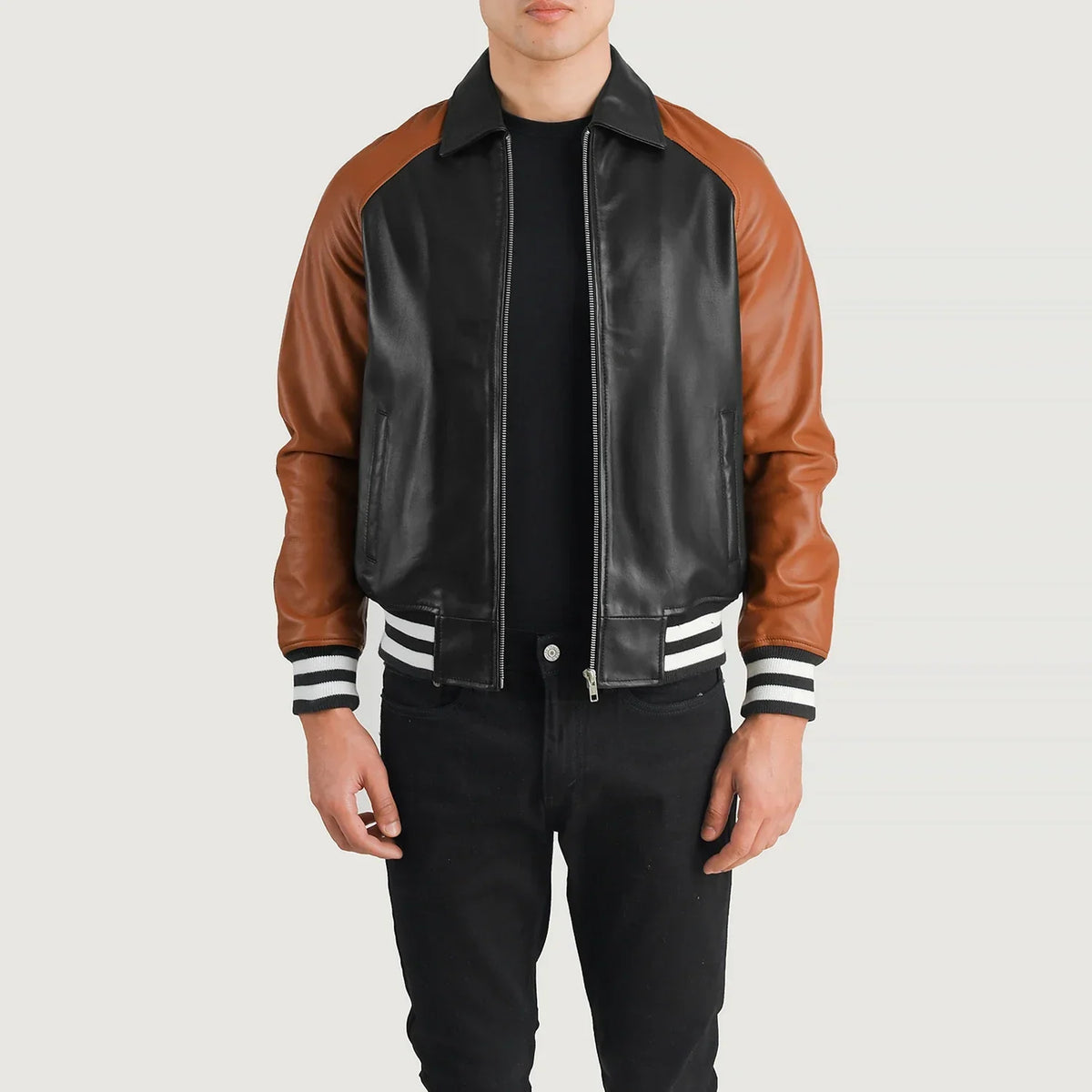 
Walton Blue Leather Varsity Jacket in Blue Sheepskin Leather - Вид спереди и приталенный силуэт | Купить в официальном онлайн-магазине